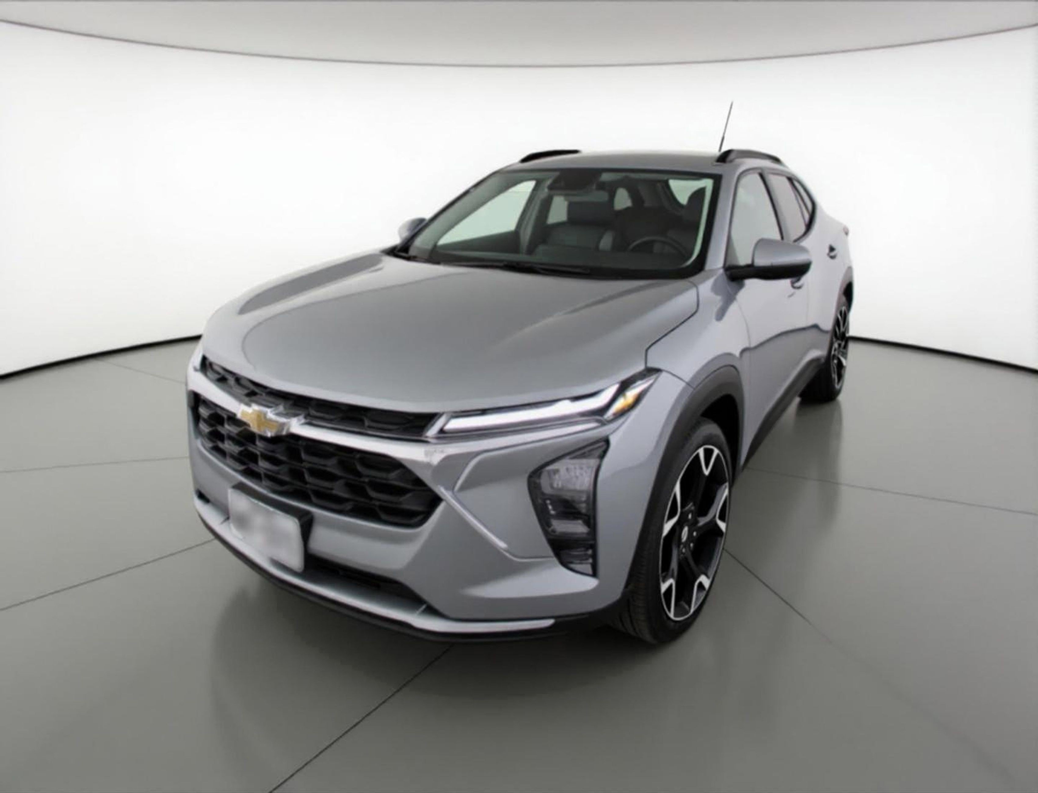 Used 2025 Chevrolet Trax LT image 3