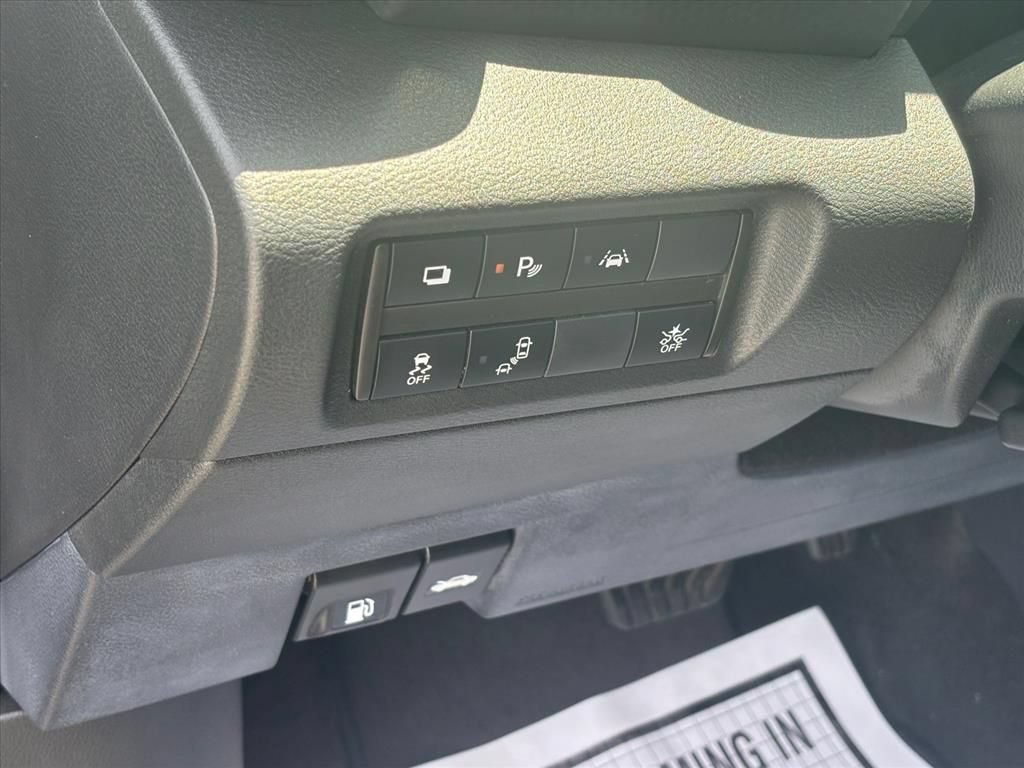 Used 2022 Nissan Kicks S FWD image 8