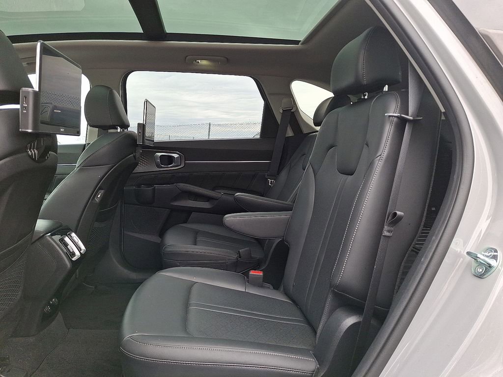 Certified 2023 Kia Sorento SX AWD/4WD image 10