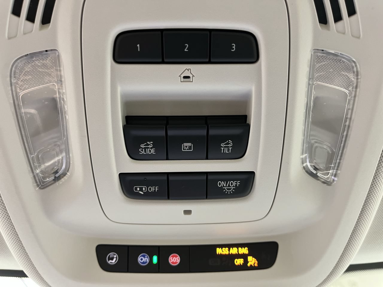 Used 2025 Buick Envision Avenir AWD/4WD image 28