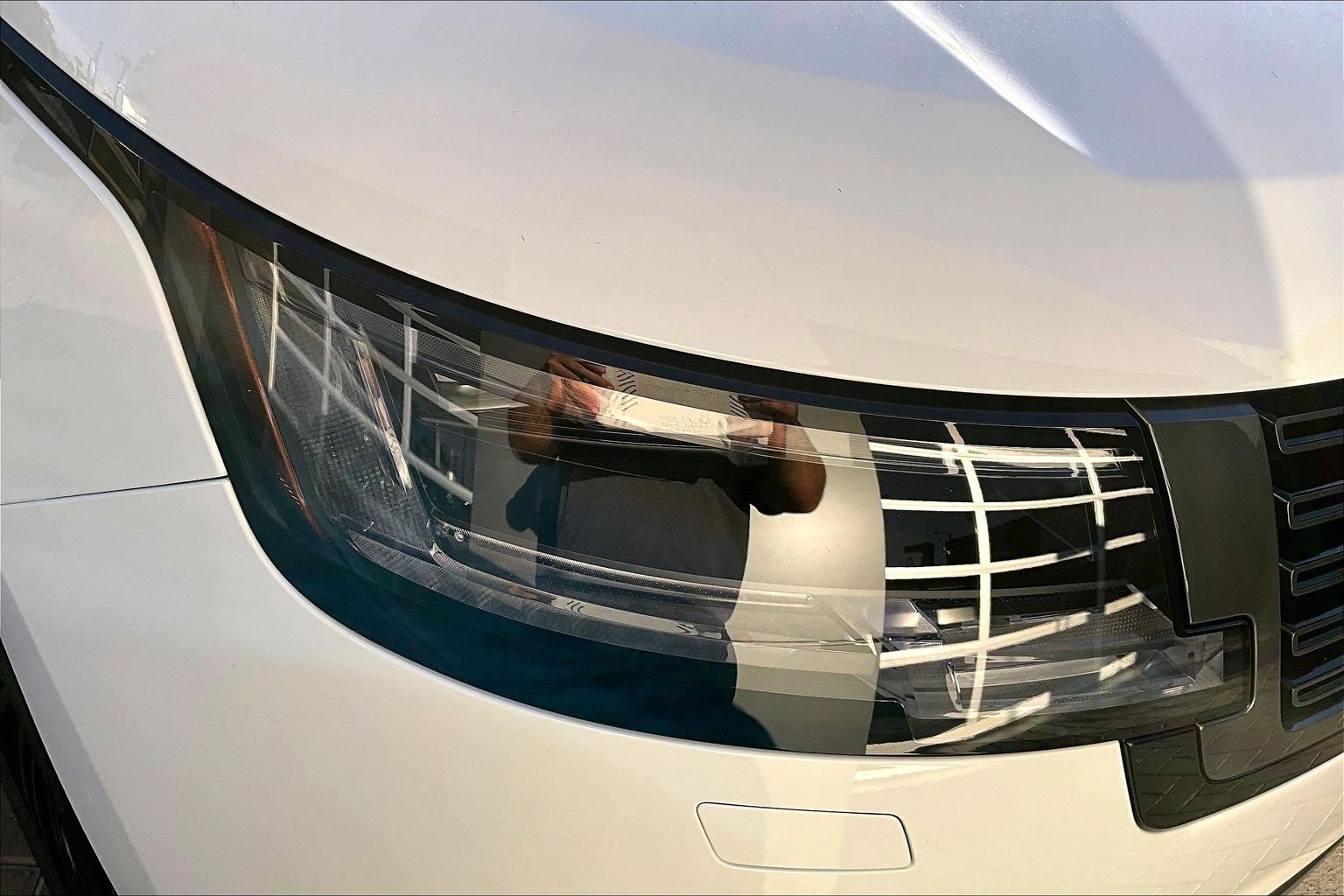 Used 2025 Land Rover Range Rover SE image 27