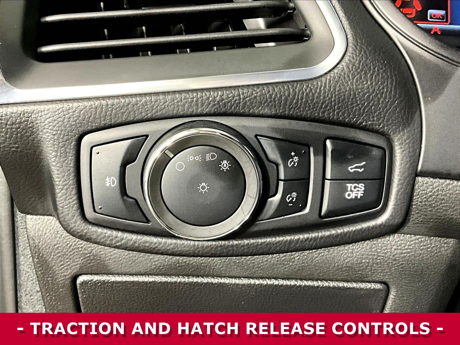 Used 2024 Ford Edge Titanium AWD/4WD image 36