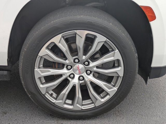 Used 2021 GMC Yukon Denali w/ Denali Premium Package AWD/4WD image 9