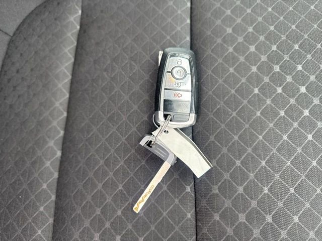 Used 2025 Ford Escape Active AWD/4WD image 5