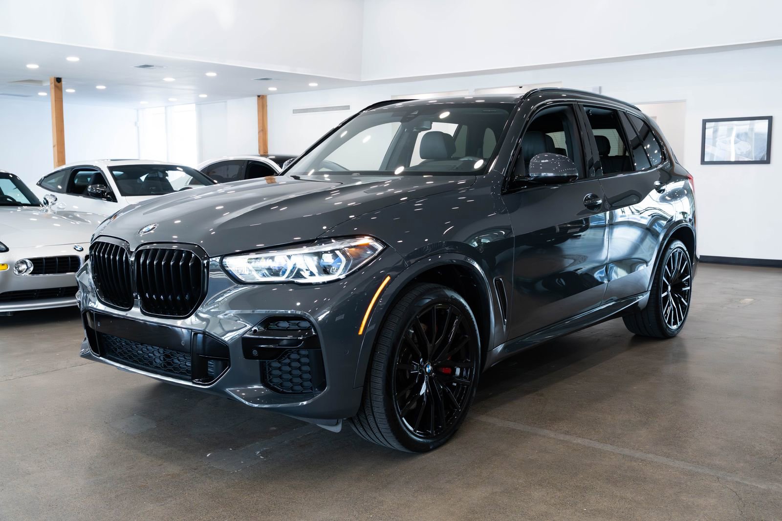 Used 2023 BMW X5 M50i w/ Executive Package image 28