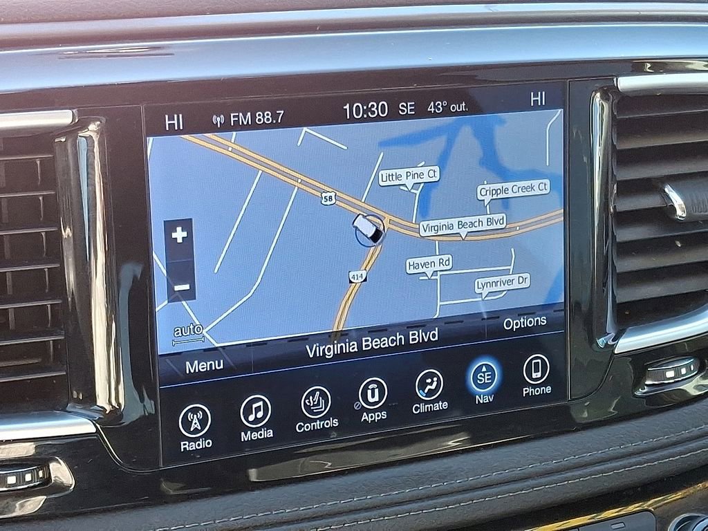 Used 2017 Chrysler Pacifica Limited image 18