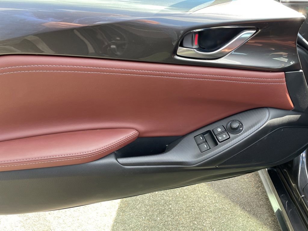 Used 2019 MAZDA MX-5 Miata RF Grand Touring w/ GT-S Package RWD image 7