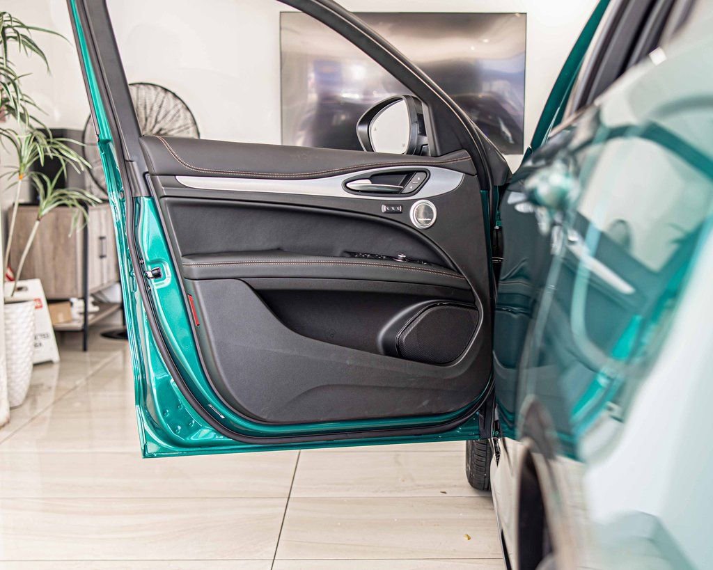 New 2025 Alfa Romeo Stelvio Sprint image 33