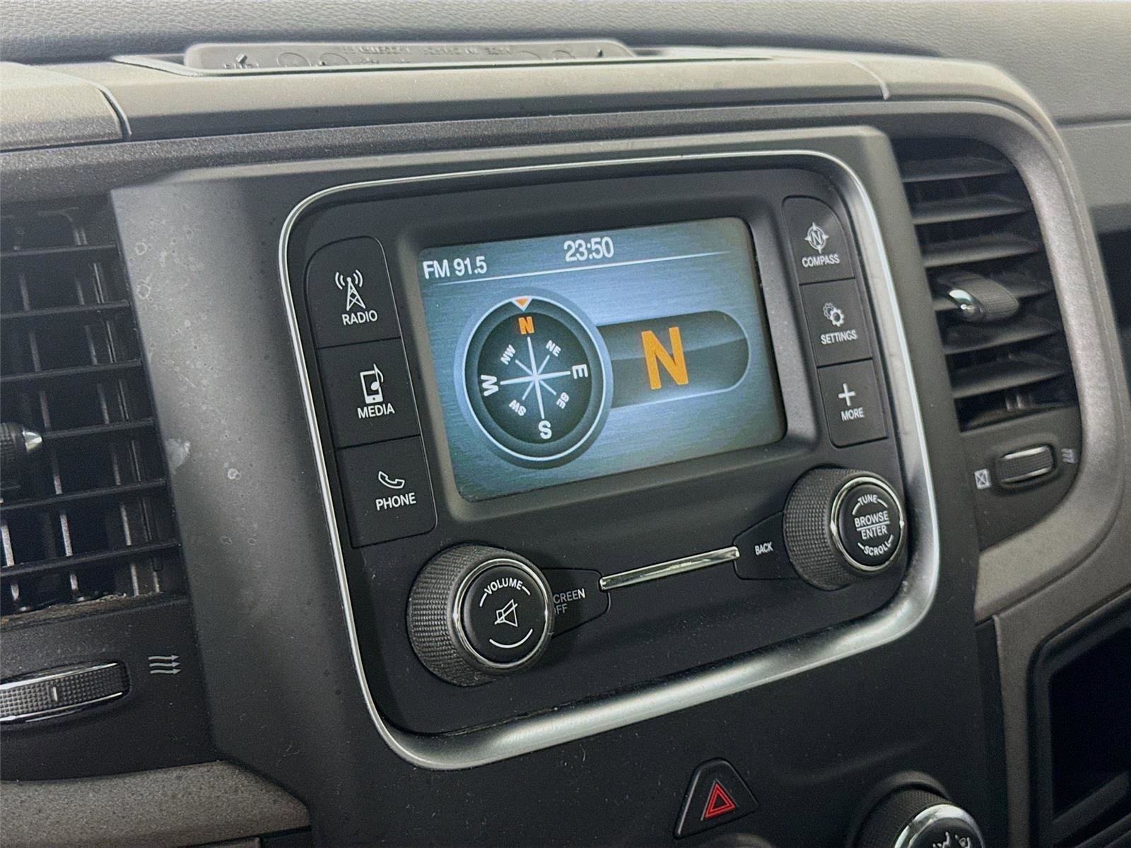 Used 2018 RAM 1500 Express RWD image 9