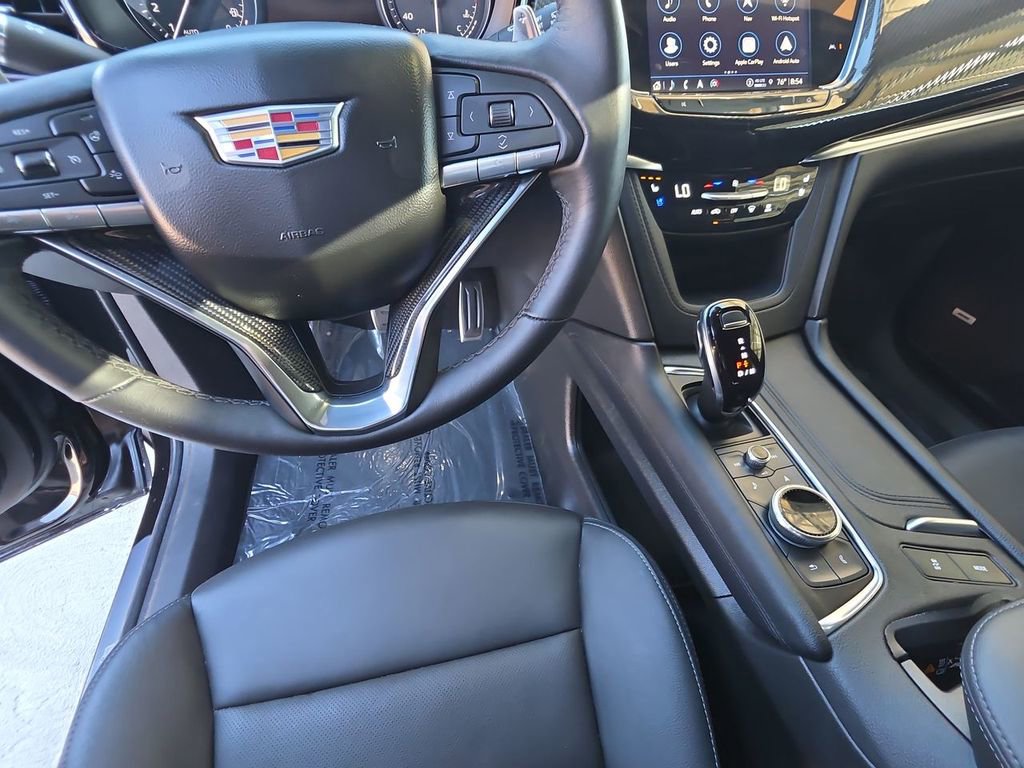 Certified 2024 Cadillac XT6 Sport w/ Technology Package AWD/4WD image 11