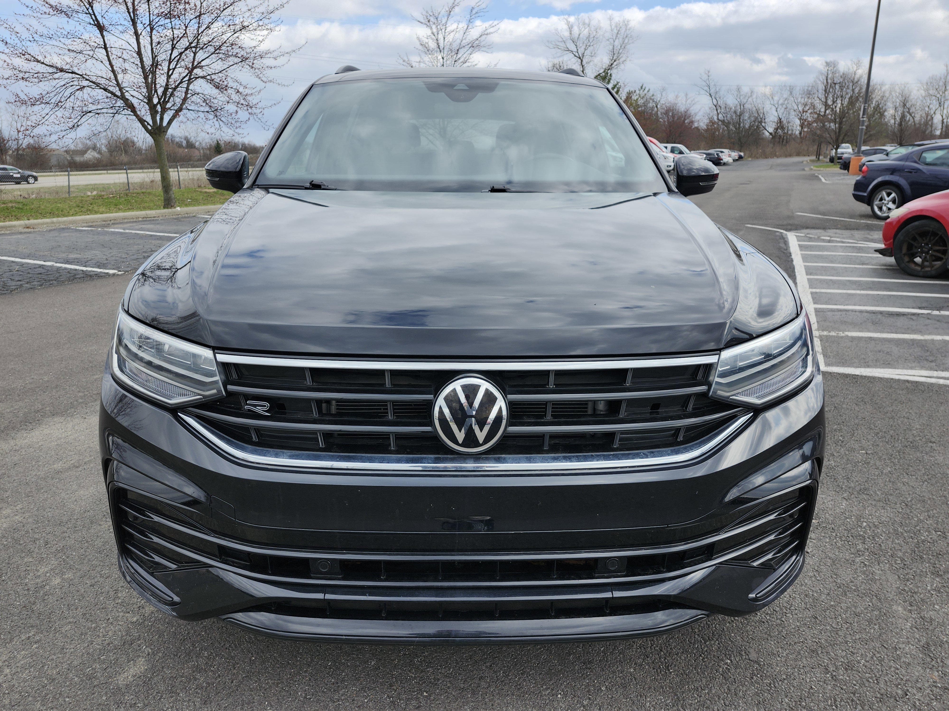 Used 2023 Volkswagen Tiguan SE R-Line image 11