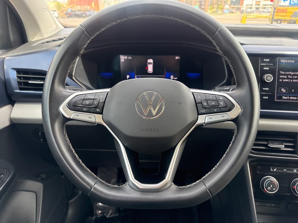 Used 2023 Volkswagen Taos SE w/ Panoramic Sunroof Package image 14