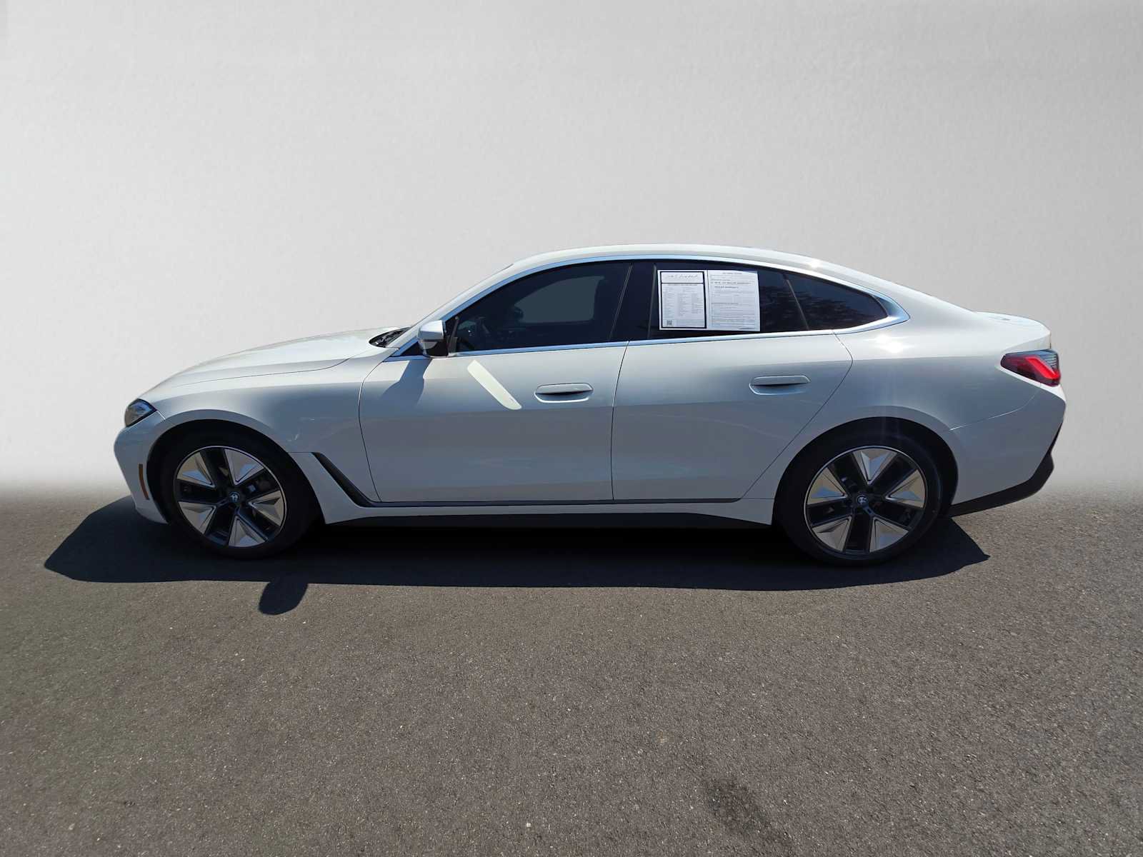Used 2023 BMW i4 eDrive40 RWD image 6