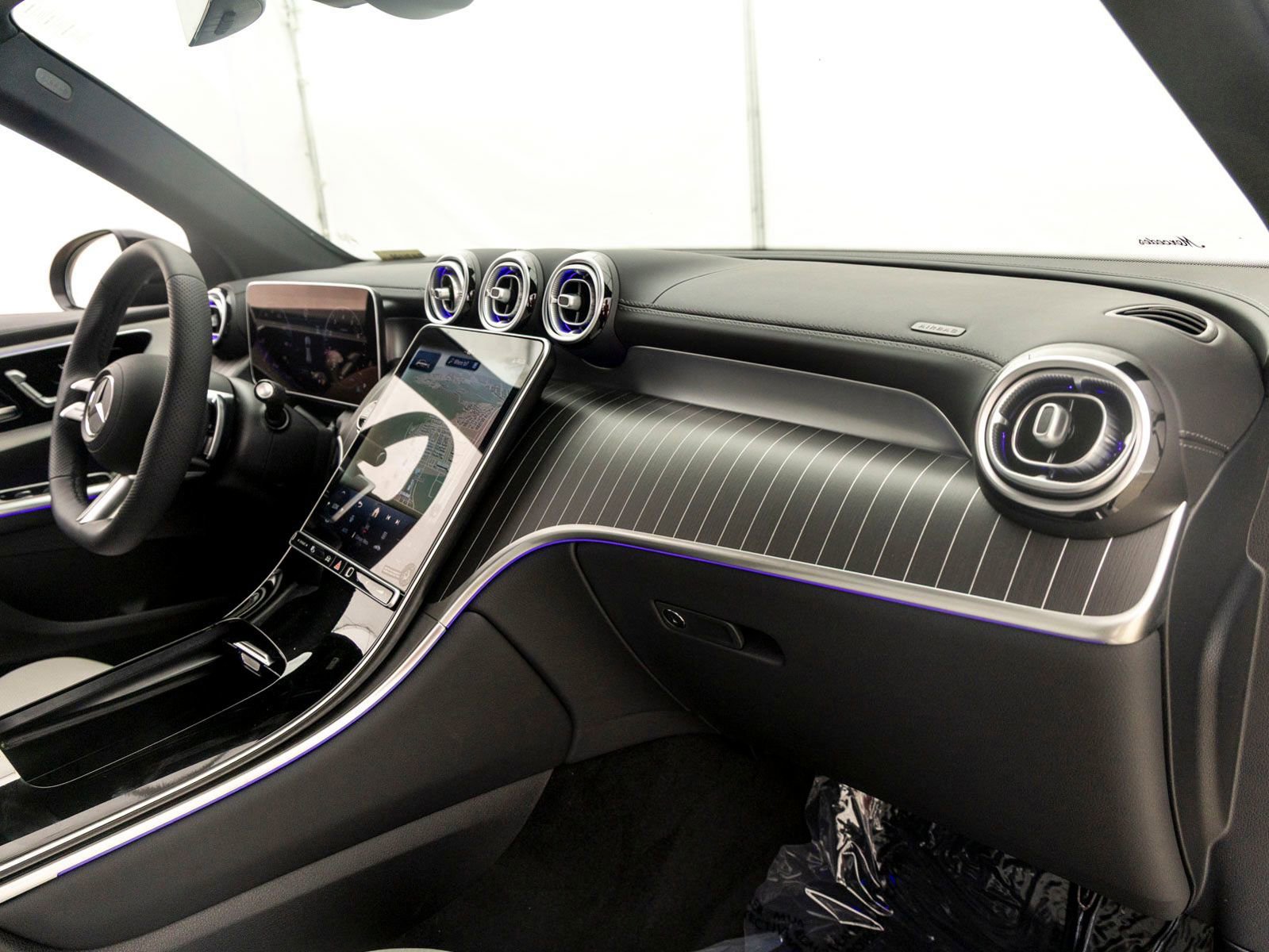 New 2026 Mercedes-Benz GLC 300 image 28