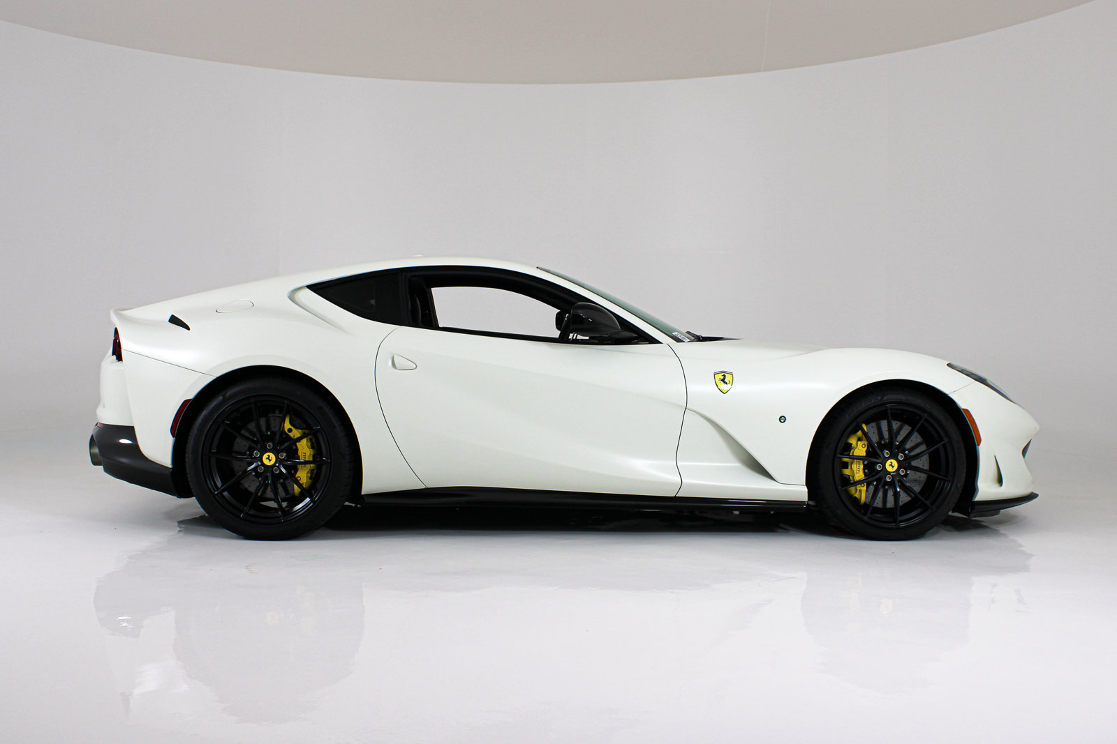 Used 2019 Ferrari 812 Superfast RWD image 9