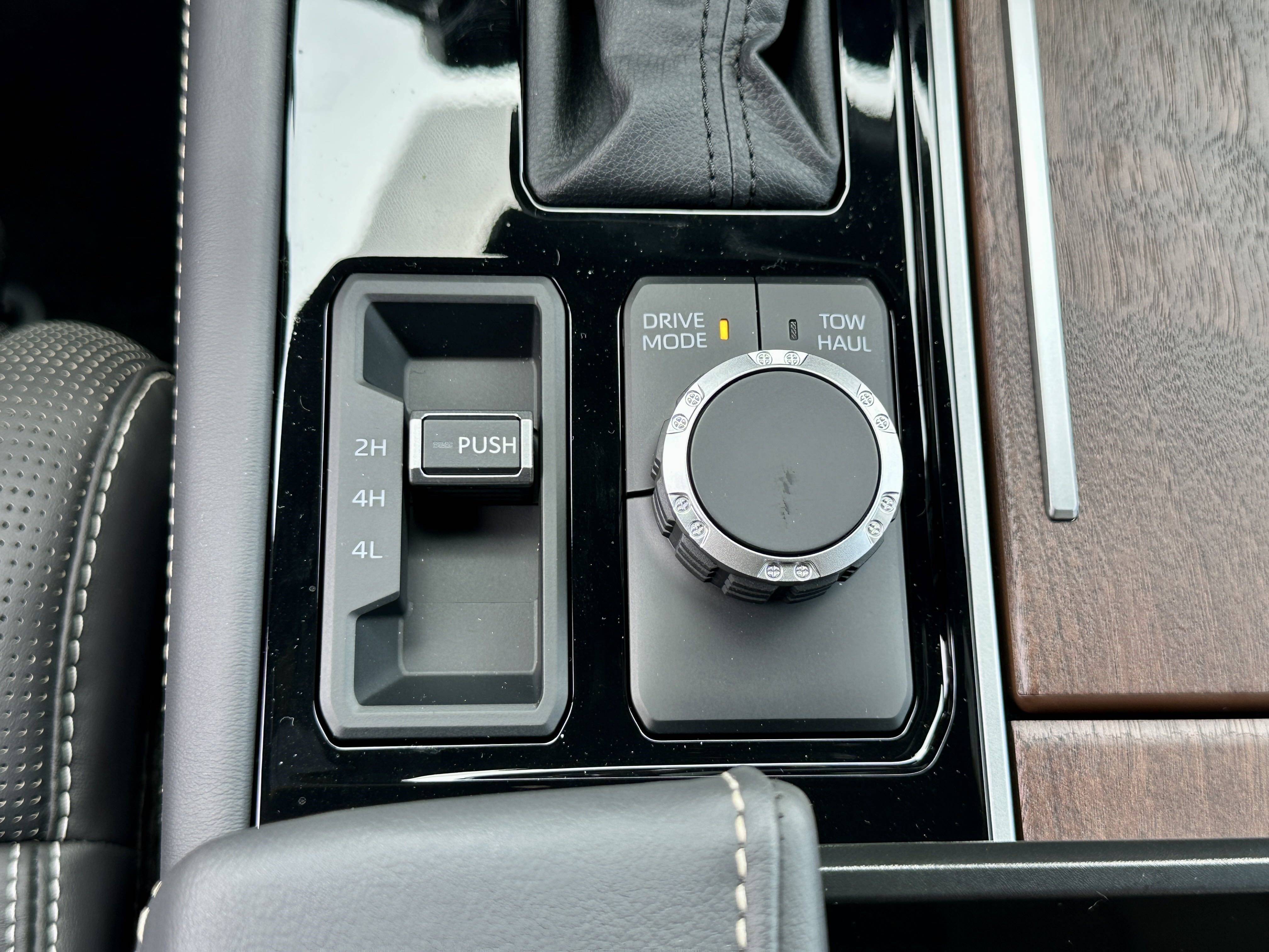 Used 2025 Toyota Sequoia Capstone image 33