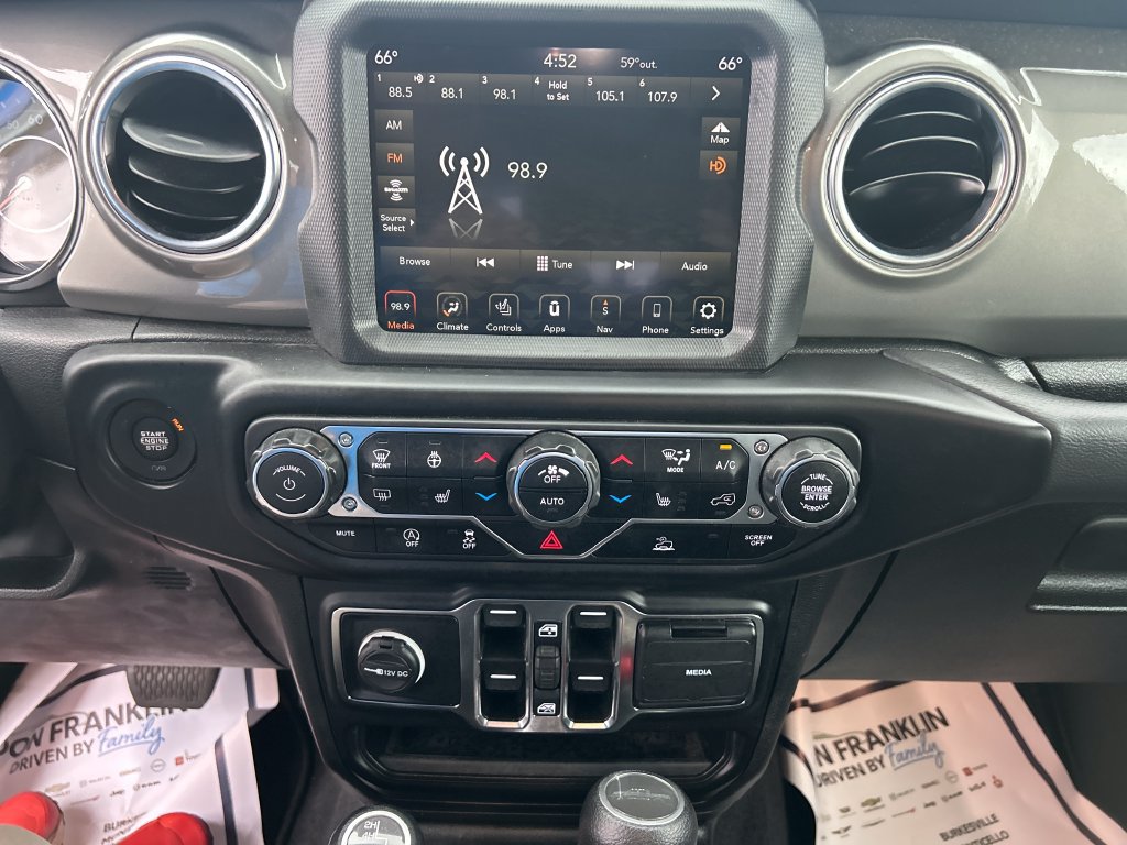 Used 2022 Jeep Gladiator Overland w/ Cold Weather Group AWD/4WD image 20
