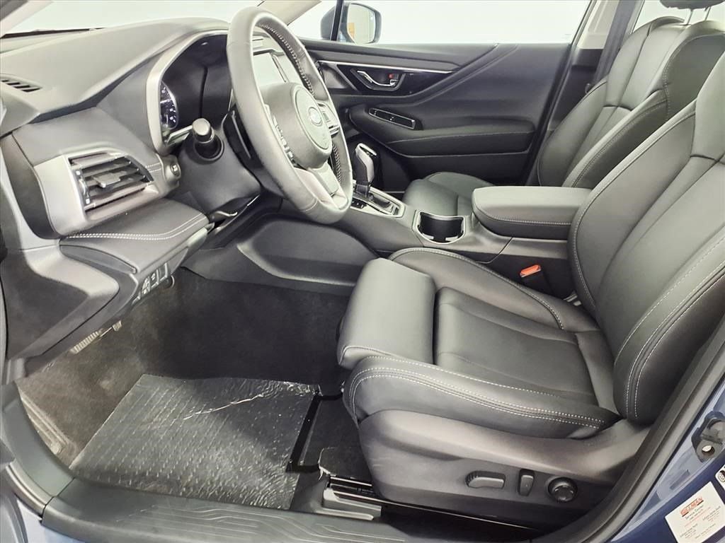 Used 2025 Subaru Outback Limited image 14
