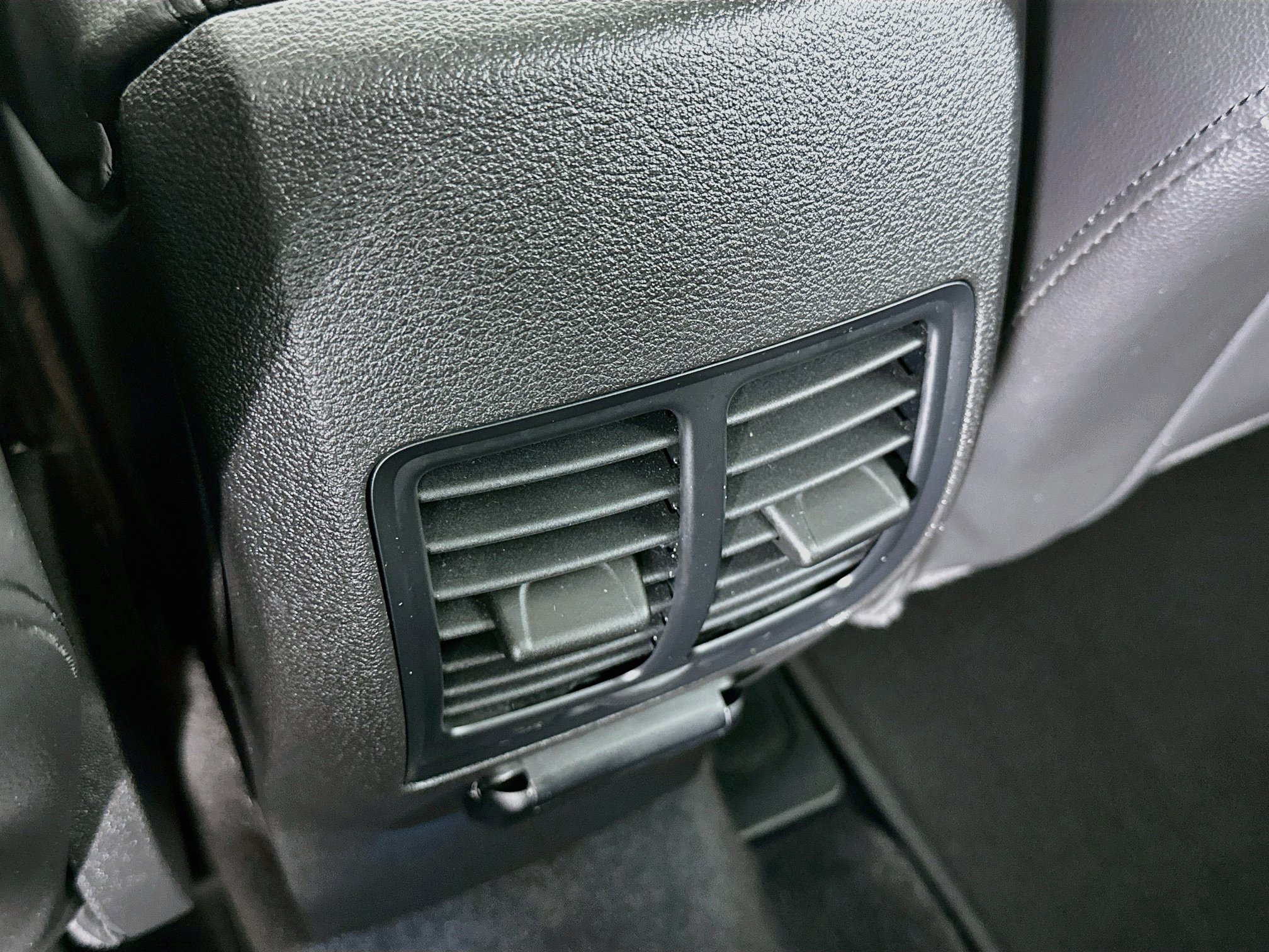 Used 2018 Ford C-MAX Titanium w/ Equipment Group 301A FWD image 28