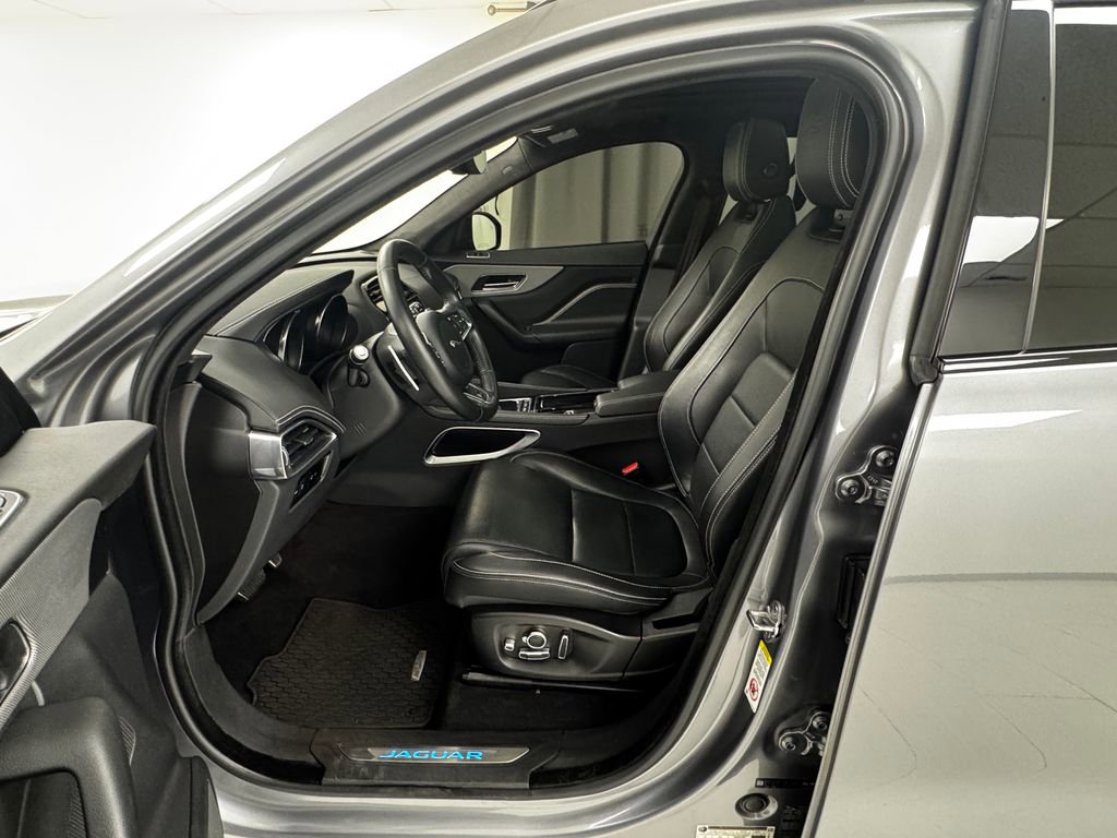 Used 2020 Jaguar F-PACE S image 10