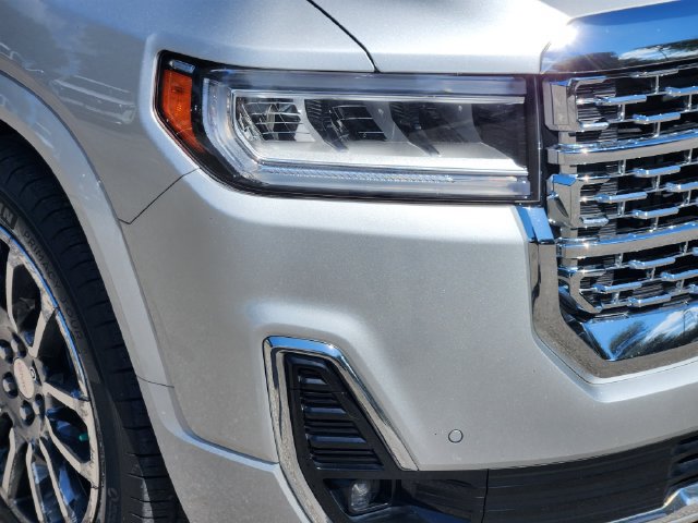 Used 2020 GMC Acadia Denali w/ Technology Package FWD image 10
