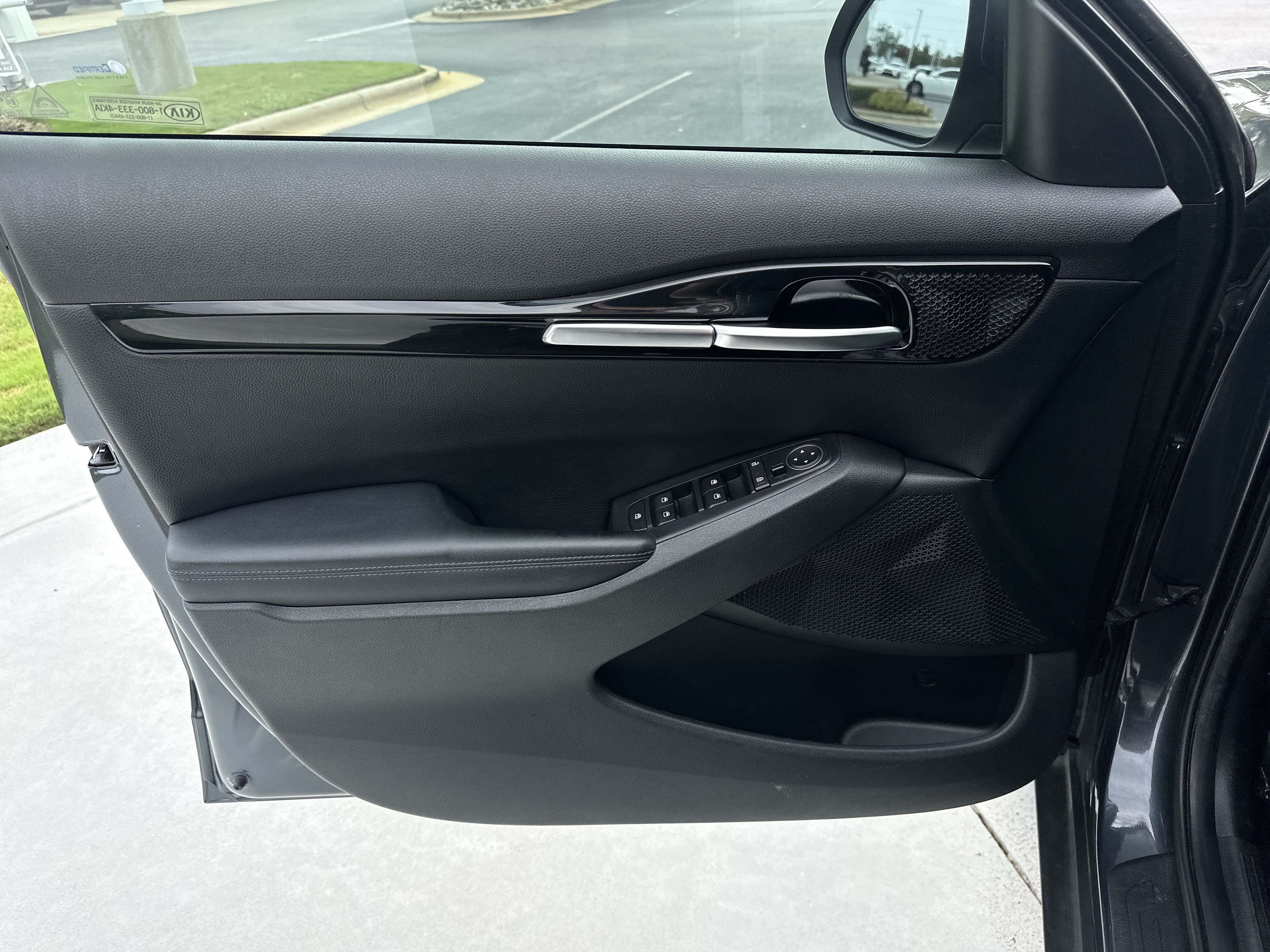 Used 2021 Kia Seltos S FWD image 14
