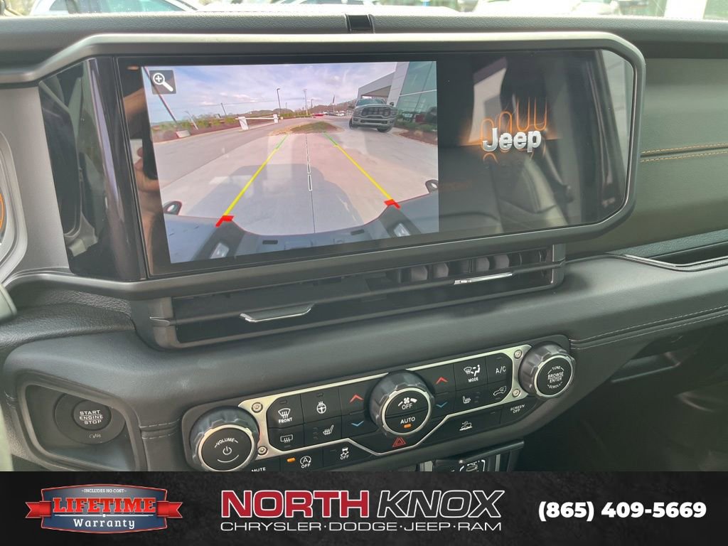 Used 2024 Jeep Gladiator Mojave w/ Convenience Group image 10