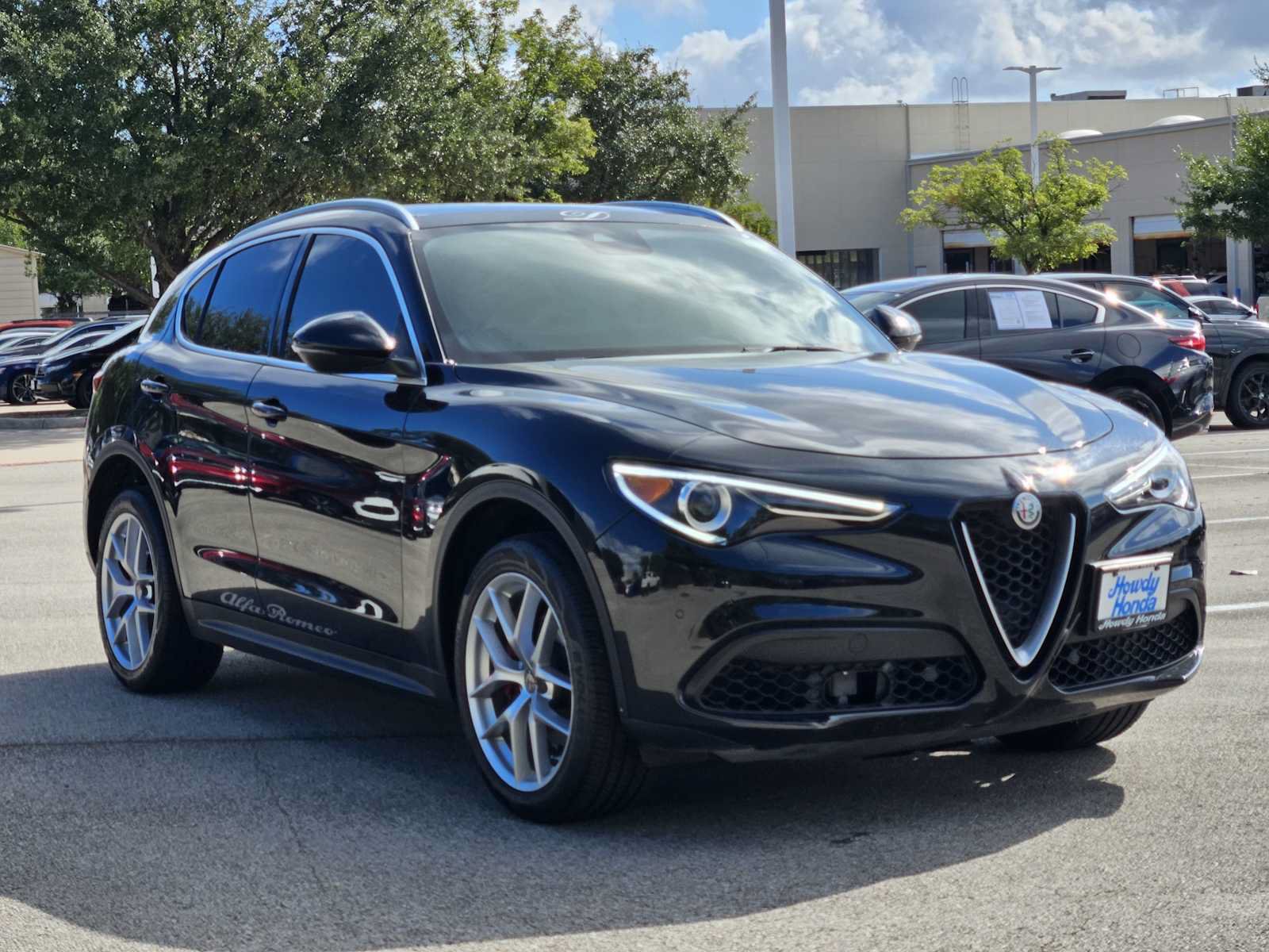 Used 2019 Alfa Romeo Stelvio Ti Lusso w/ Quick Order Package 22X Lusso AWD/4WD image 3