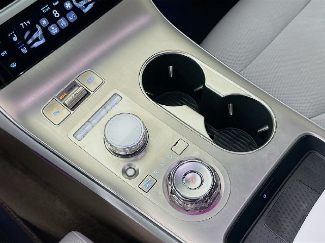 Used 2026 Genesis Electrified GV70 Advanced AWD/4WD image 17