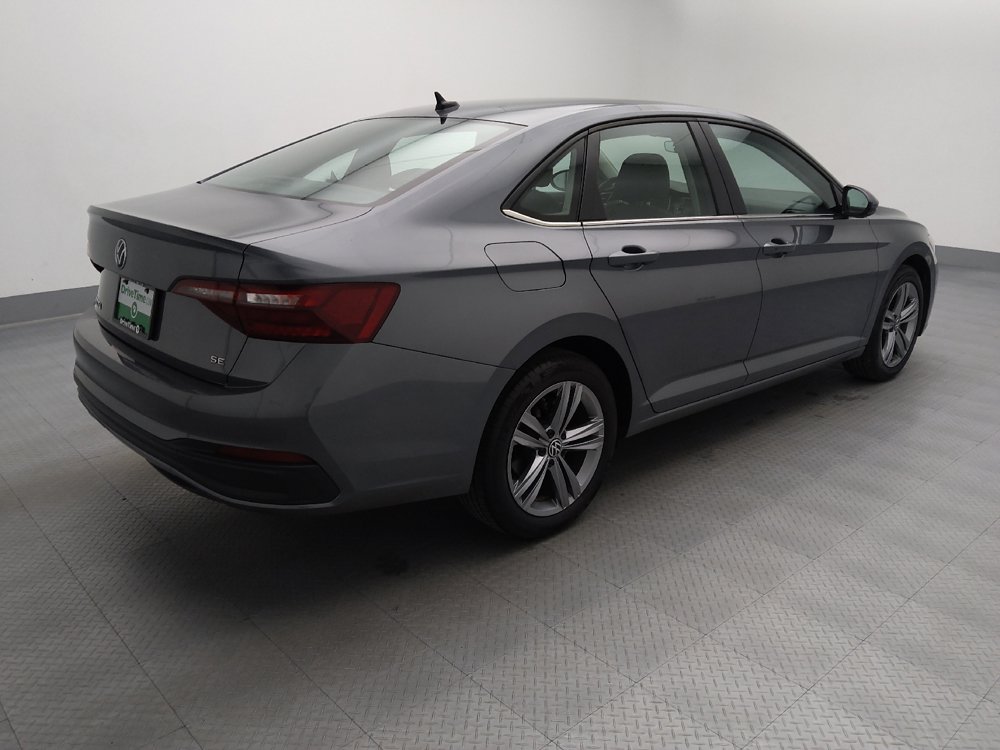 Used 2024 Volkswagen Jetta SE FWD image 10