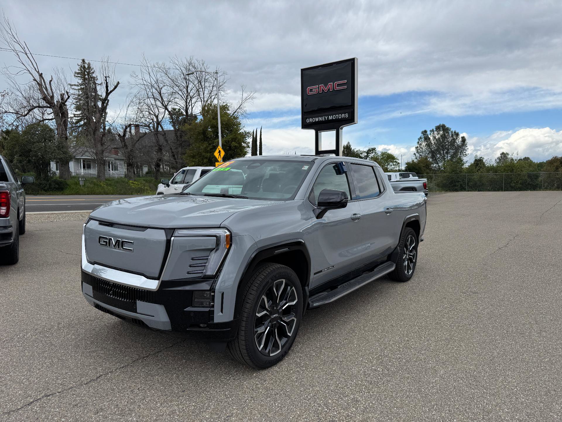 New 2025 GMC Sierra EV Denali image 1