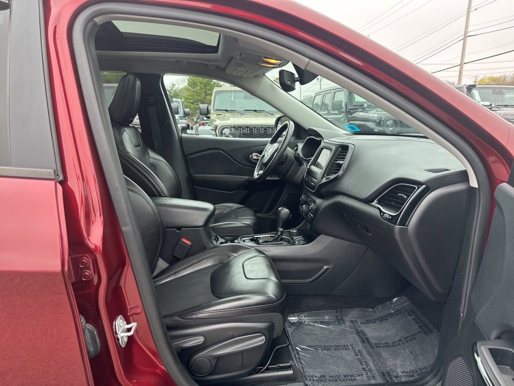 Certified 2019 Jeep Cherokee Latitude Plus image 28