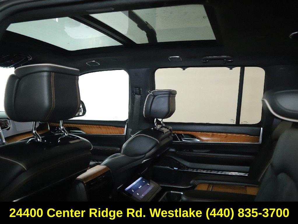 Used 2022 Jeep Grand Wagoneer Series III AWD/4WD image 17