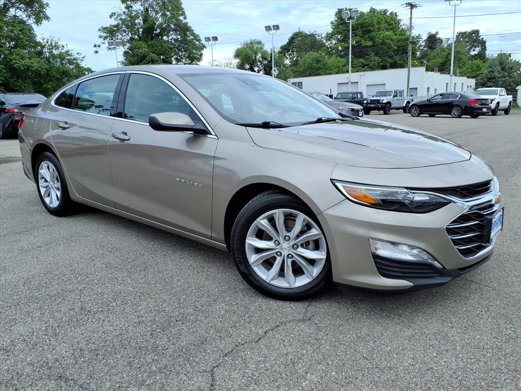 Used 2025 Chevrolet Malibu LT FWD image 2