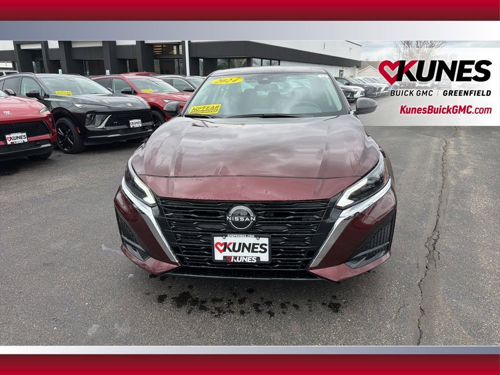 Used 2024 Nissan Altima 2.5 SV image 10