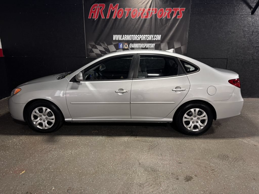 Used 2010 Hyundai Elantra GLS FWD image 2