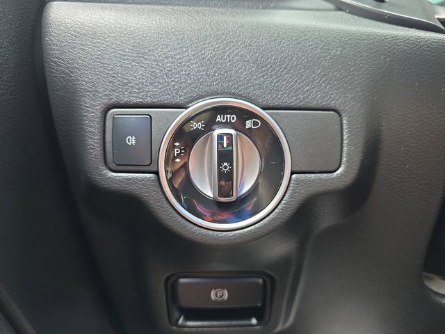 Used 2019 INFINITI QX30 FWD image 26