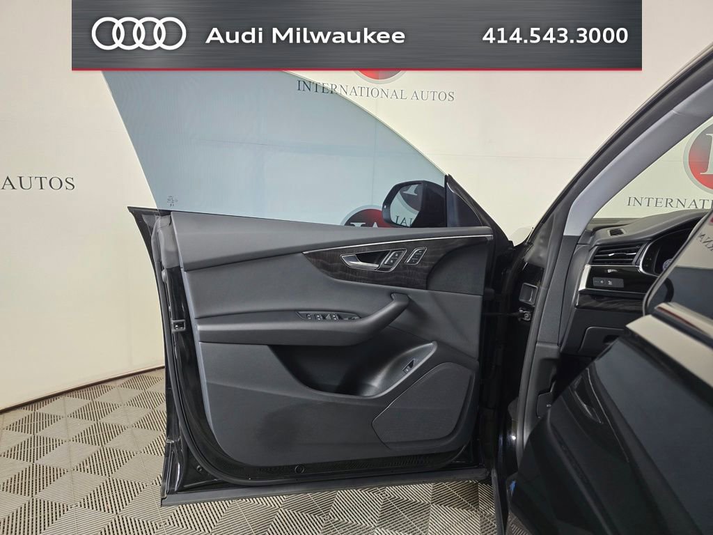 Used 2023 Audi Q8 Premium w/ Convenience Package AWD/4WD image 12