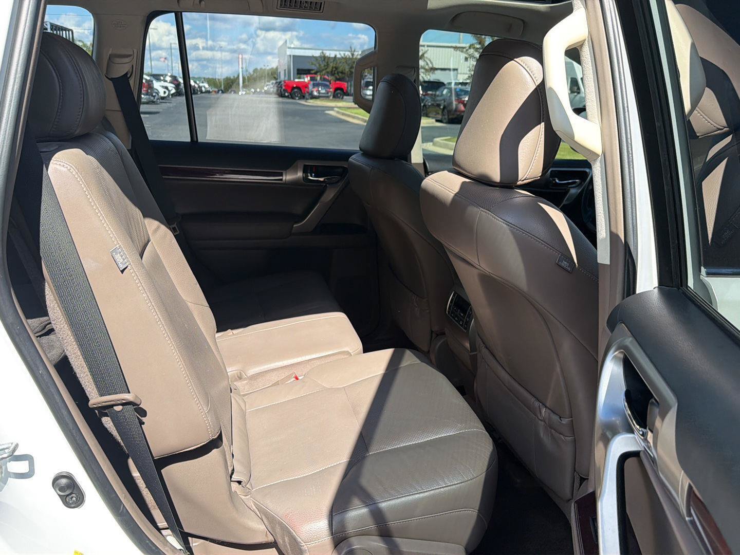 Used 2015 Lexus GX 460 w/ Premium Package AWD/4WD image 13