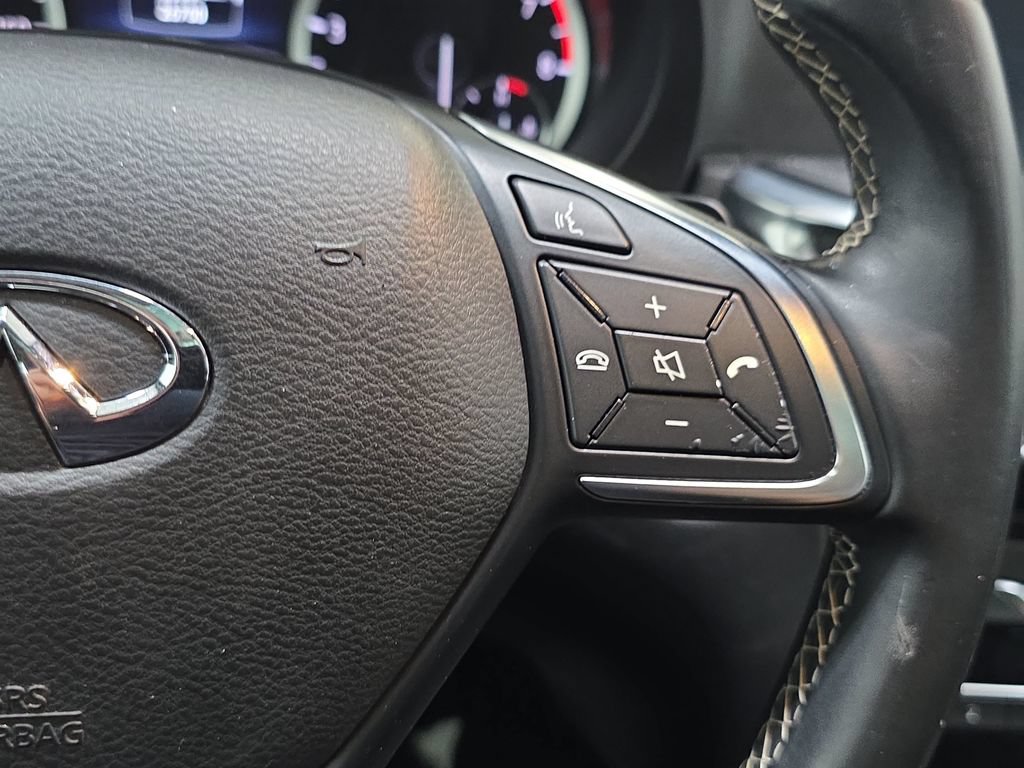 Used 2017 INFINITI QX30 Premium w/ Navigation Package AWD/4WD image 17