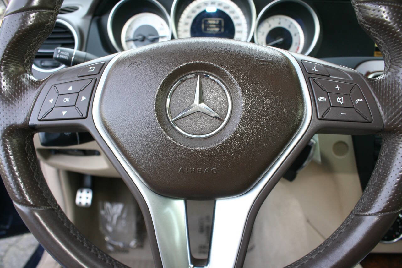 Used 2012 Mercedes-Benz C 300 C 300 Luxury 4MATIC AWD 4dr Se image 15