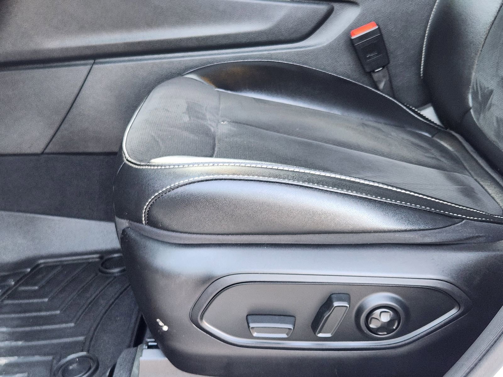 Used 2024 Jeep Grand Cherokee Altitude image 26