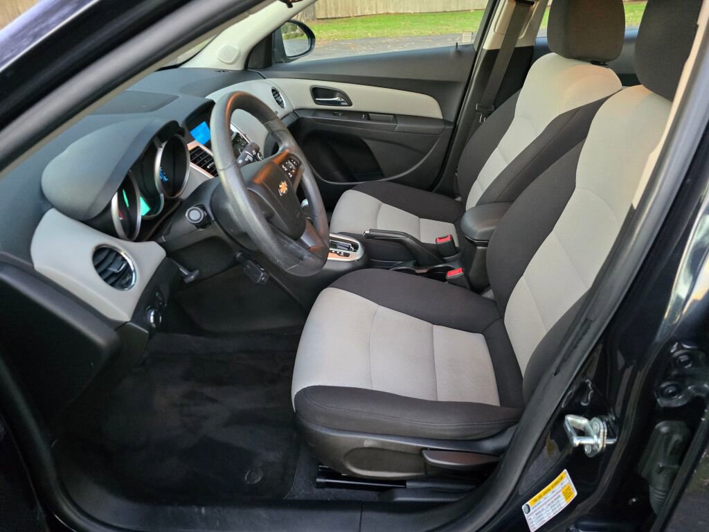 Used 2016 Chevrolet Cruze LS image 21