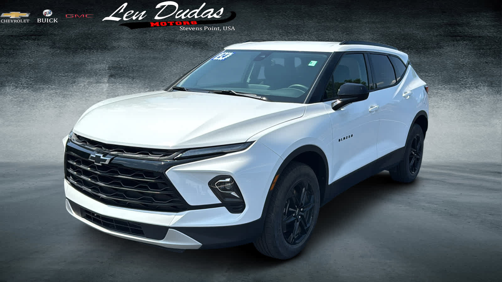 Used 2024 Chevrolet Blazer LT w/ Convenience Package AWD/4WD image 2