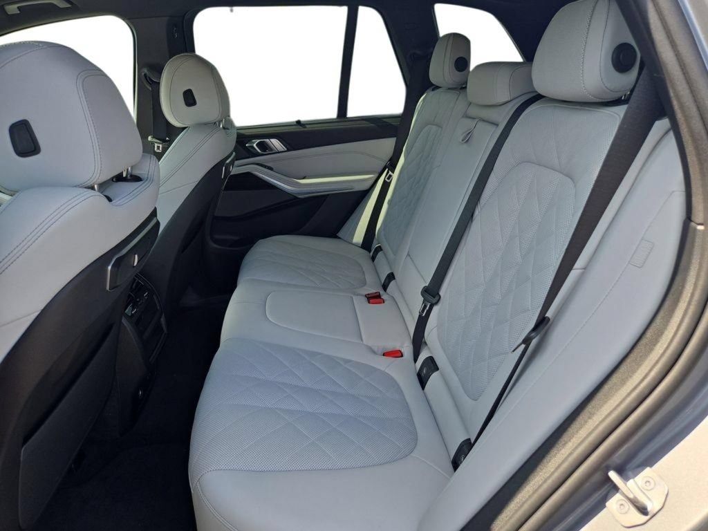 Used 2024 BMW X5 sDrive40i w/ Executive Package RWD image 20