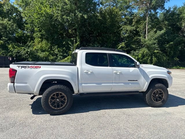 Used 2019 Toyota Tacoma TRD Sport AWD/4WD image 5