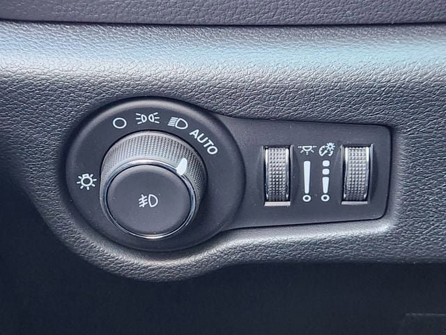 New 2026 Chrysler Pacifica Limited w/ S Appearance Package FWD image 16