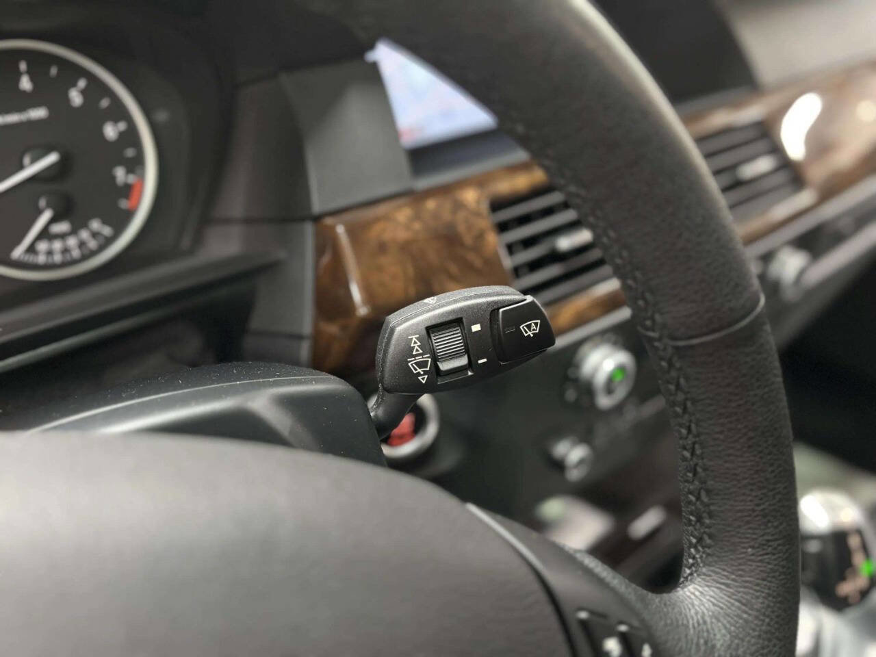 Used 2010 BMW 528i xDrive Sedan image 37