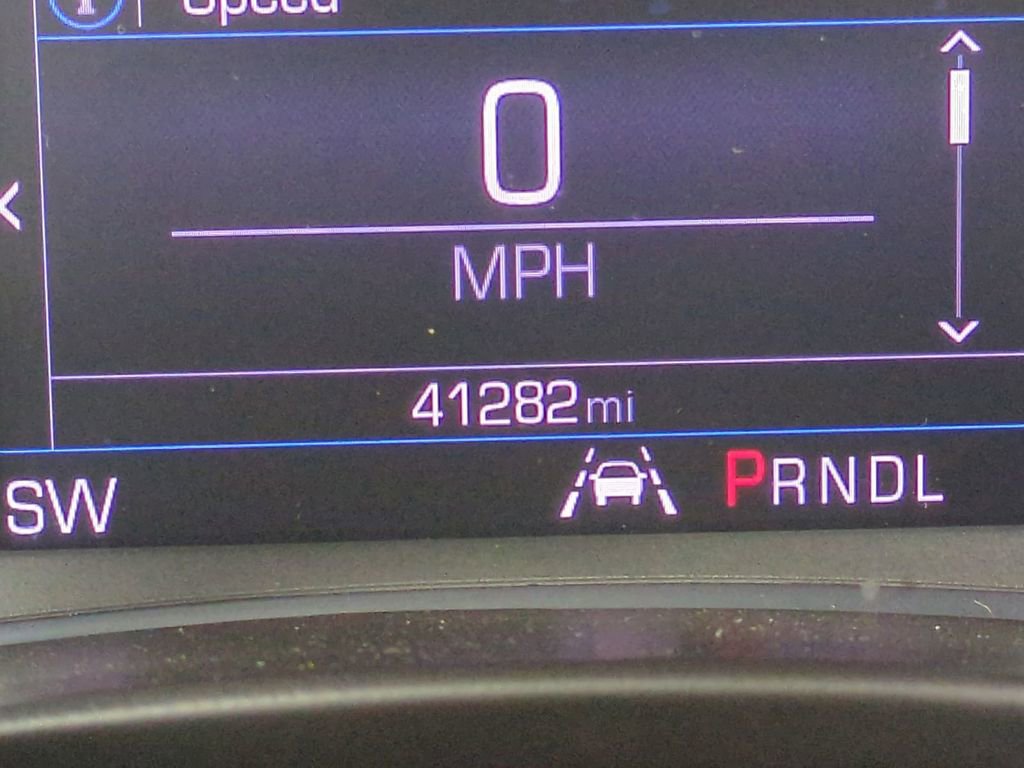 Used 2020 Chevrolet Equinox LT w/ Driver Convenience Package image 34