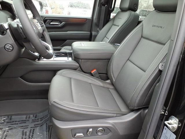 New 2026 GMC Yukon XL Denali w/ Sun & Power Step Package image 5